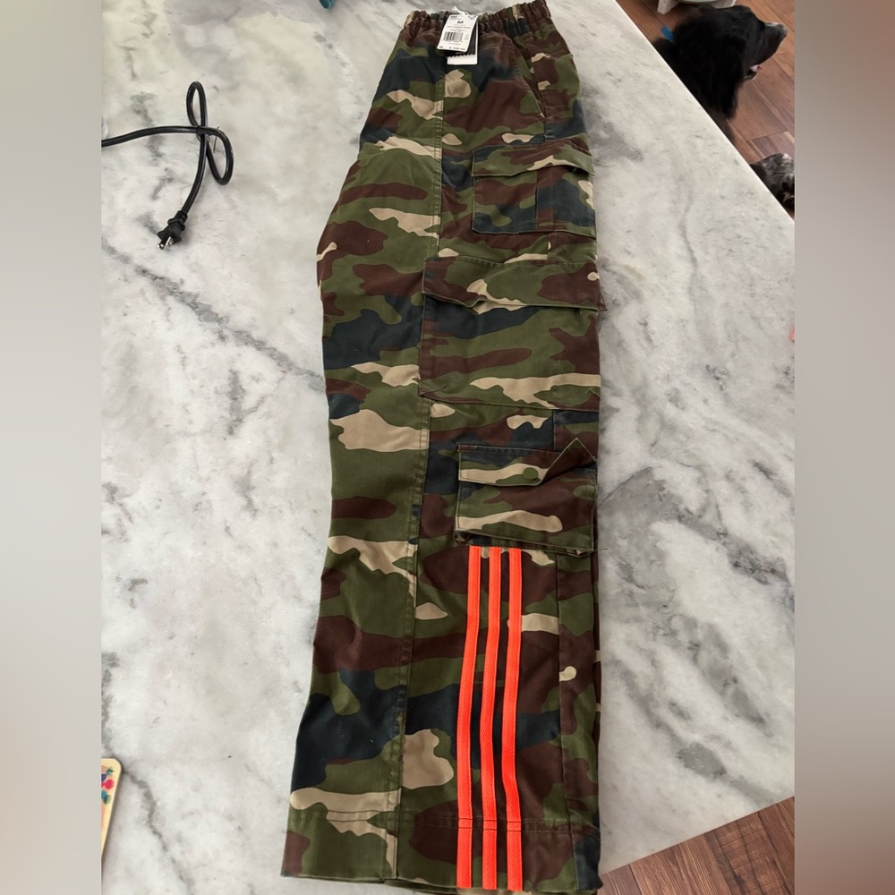 ADIDAS X IVY PARK CARGO PANT - CAMO (Limited Edition) - Picture 2 of 13